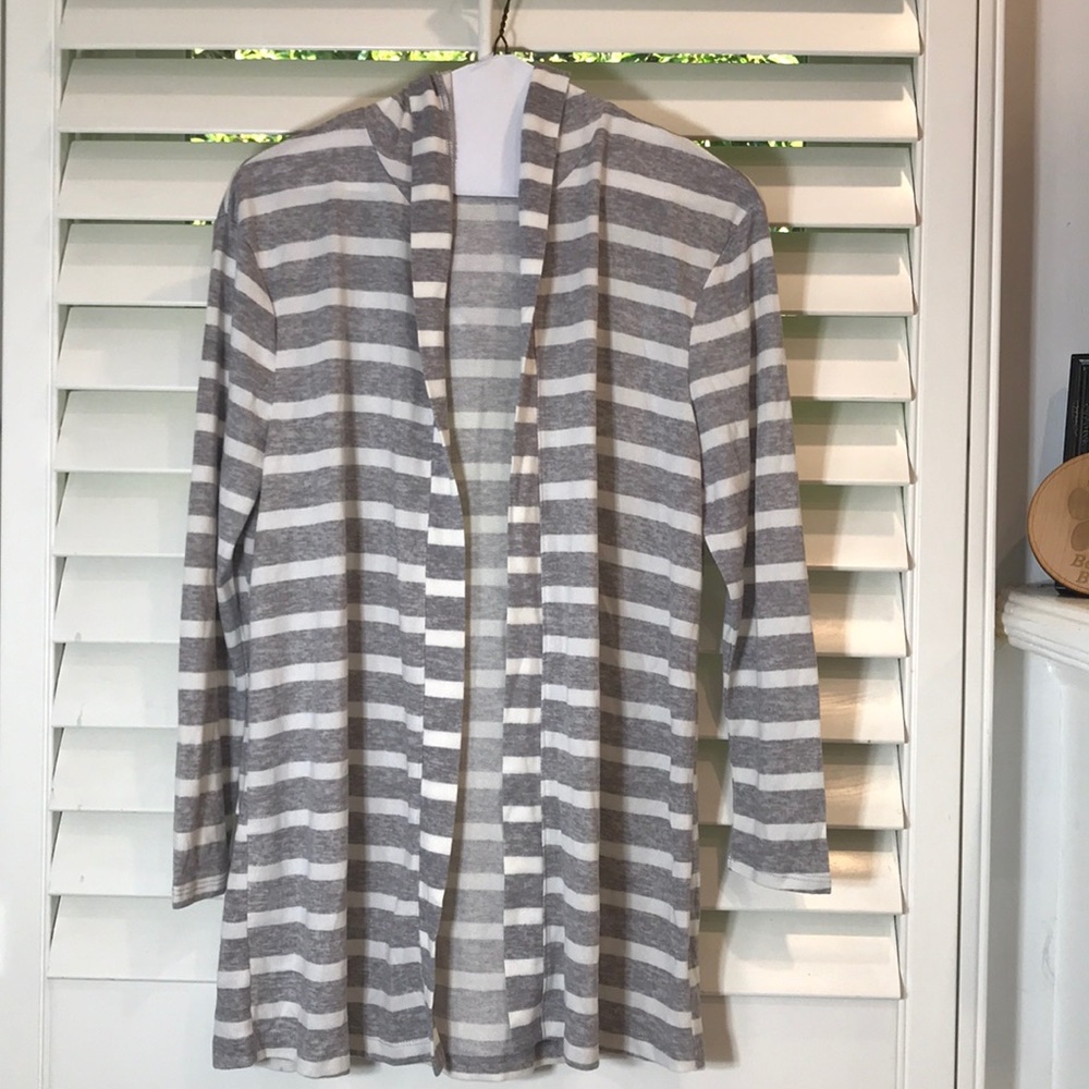 NWT Maternity sweater/kimono with hood, very soft